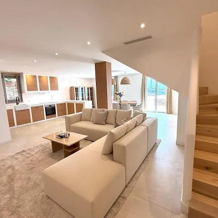 Villa Roca Sea View *